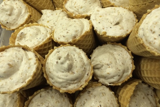 Семифредо с ореховым грильяжем