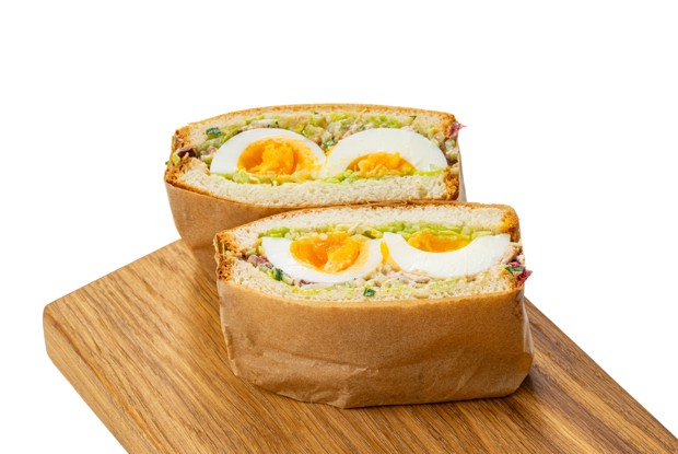 Сэндвичи с печенью трески и вяленой клюквой