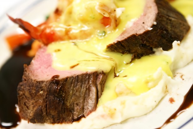 Серф-энд-терф с лимонно-горчичным соусом