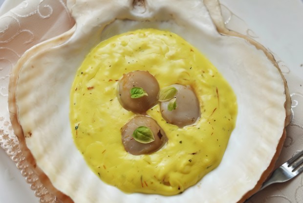 Шафрановый соус на основе голландеза