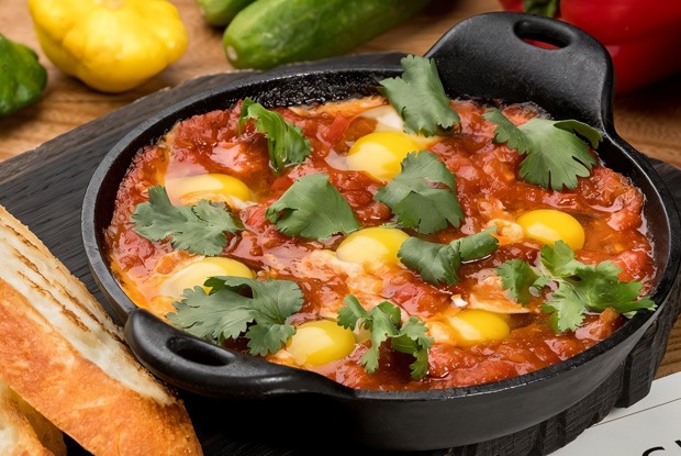 Шакшука из перепелиных яиц