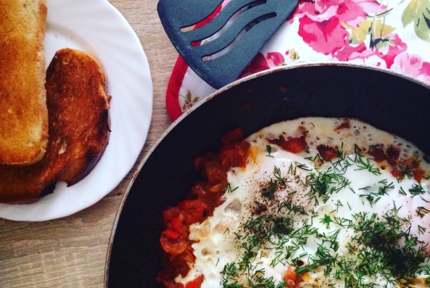 Шакшука (израильская яичница)