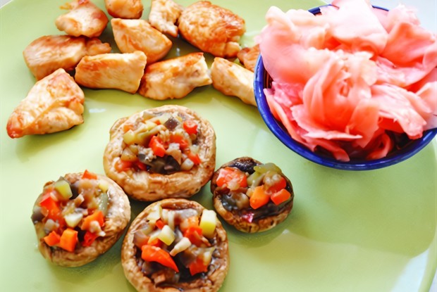 Шампиньоны фаршированные овощами