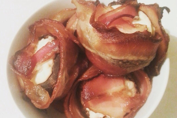 Шампиньоны в беконе