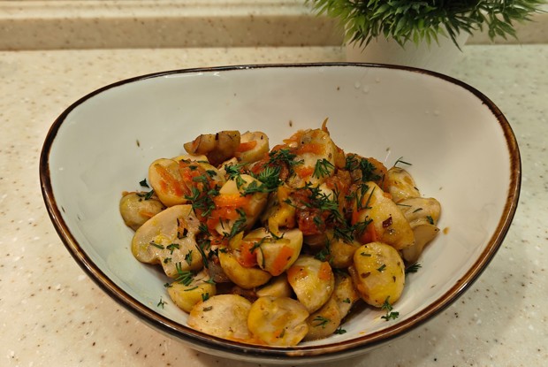 Закусочные шампиньоны на сковороде