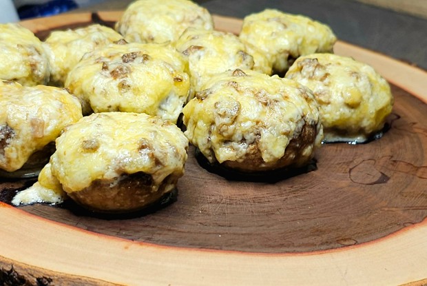 Шампиньоны, запеченные под шубой