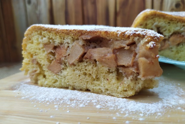 Шарлотка в мультиварке