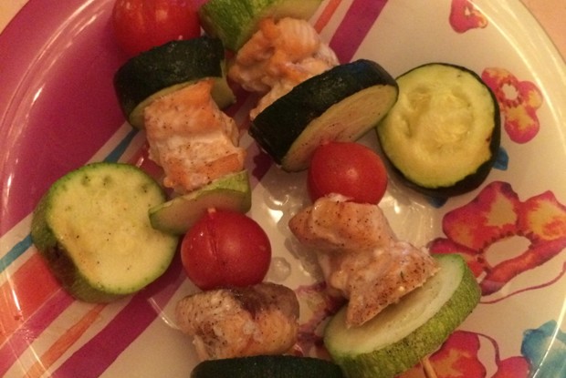 Шашлык из форели с цукини и кабачком
