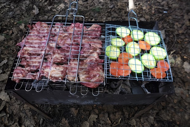 Шашлык из курицы в вишневом маринаде