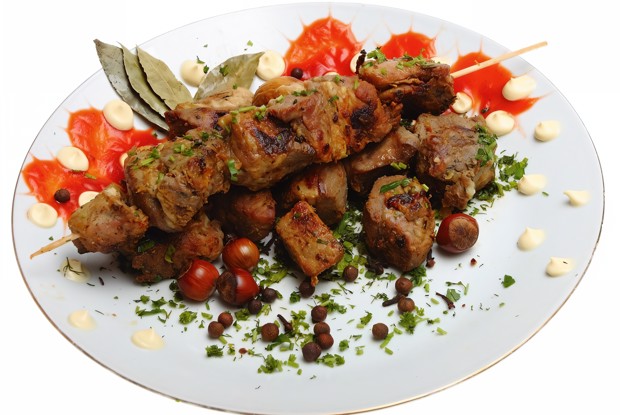 Шашлык свиной в кефире со сладким перцем и луком