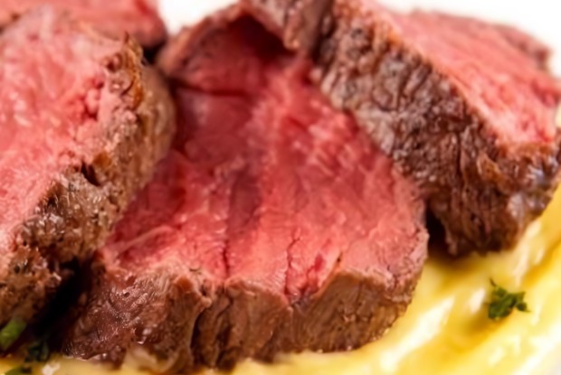 Шатобриан под соусом бернез с картофелем в эстрагоне