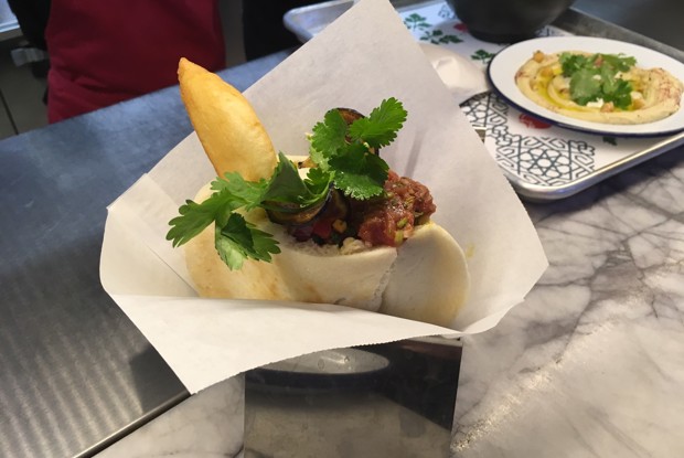 Шаурма с арабским салатом