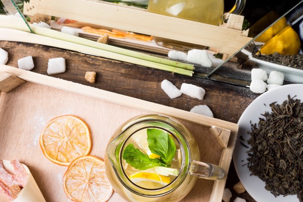 Шен-пуэр с лемонграссом и березовым листом