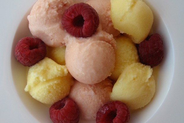 Шербет из желтых и красных апельсинов