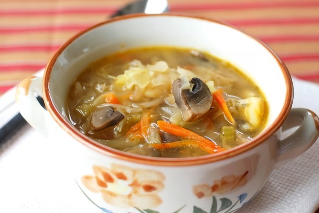 Щи кислые грибные