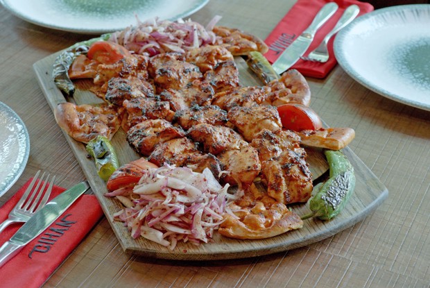 Куриный шашлык шиш-таук