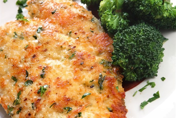 Шницель из кур в сдобных сухарях