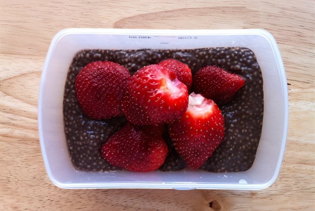 Шоколадная тапиока с ванилью и клубникой