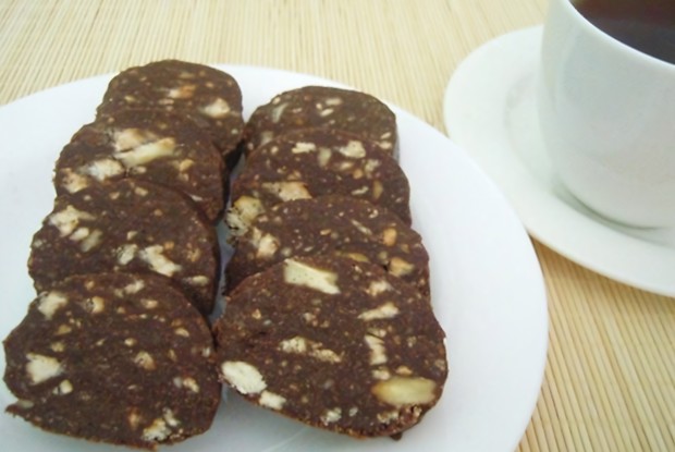 Домашняя шоколадная колбаса