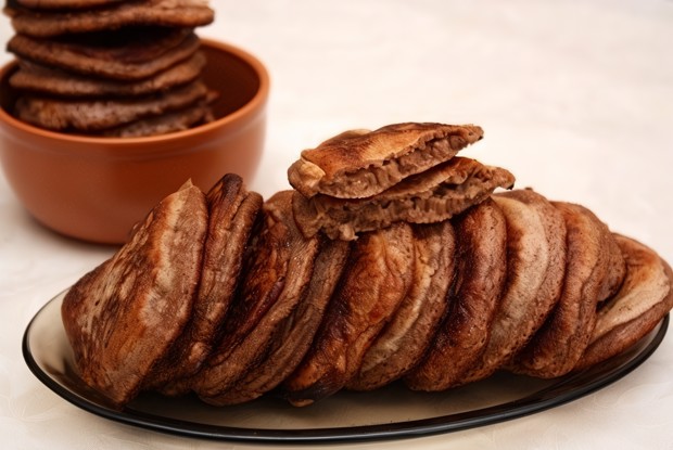 Шоколадные оладьи с грецкими орехами