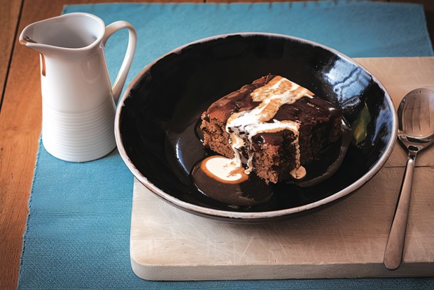 Шоколадный брауни с калифорнийским черносливом