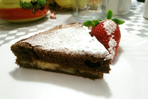 Шоколадный кекс с банановой прослойкой