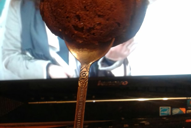 Шоколадный кекс в микроволновке