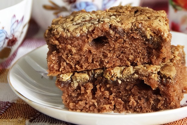 Шоколадный манник с халвой