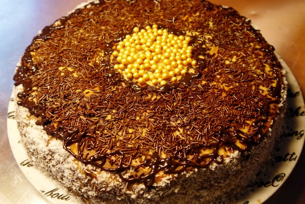 Шоколадный торт без выпечки