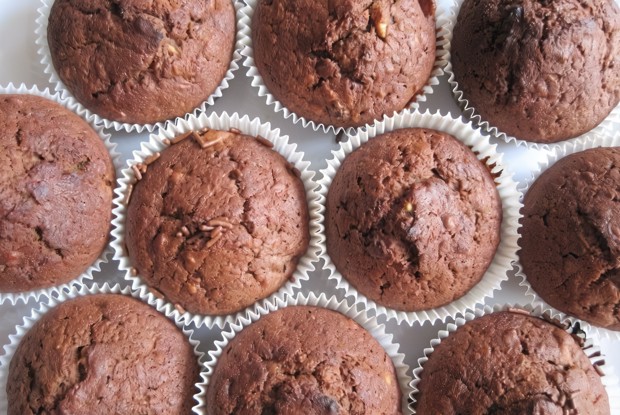 Шоколадно-банановые кексы с изюмом