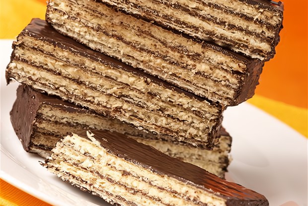 Шоколадно-вафельный торт