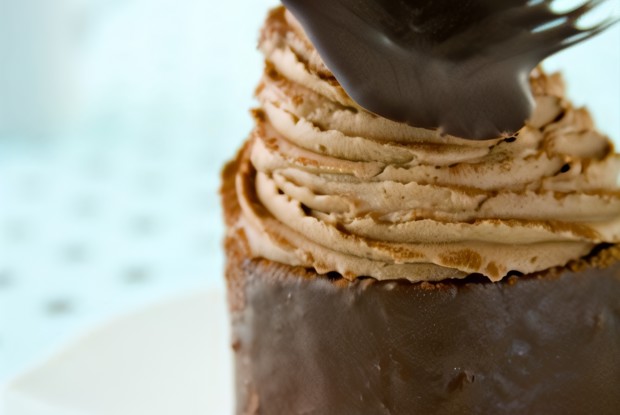 Шоколадное бланманже с соусом капучино