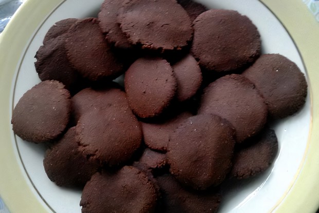 Шоколадное печенье из гречневой муки