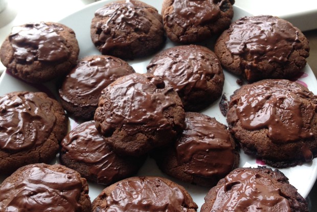 Шоколадное печенье из песочного теста