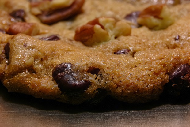 Шоколадное печенье с орехами пекан