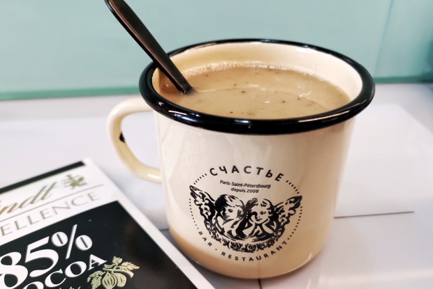Шоколадный кофе с кокосовым молоком