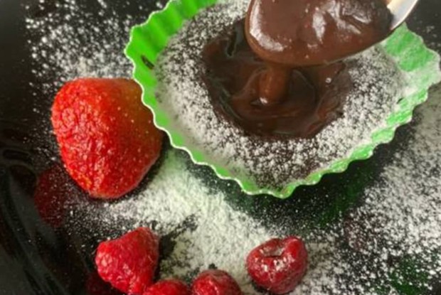 Шоколадный фондан со сливочным ликером