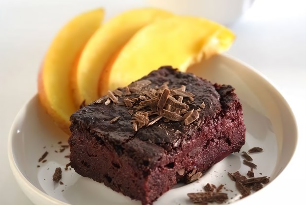 Шоколадный кекс со свеклой и тофу