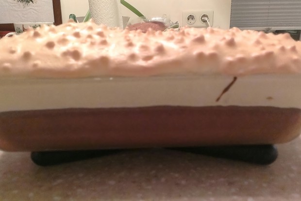 Шоколадный пирог и безе