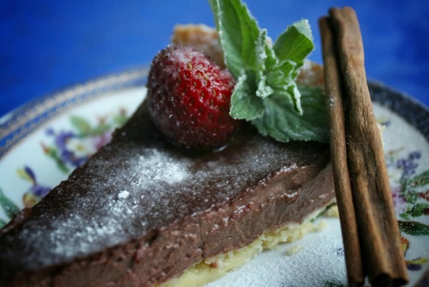 Шоколадный тарт со сливкми