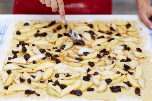 Штрудель с садовыми фруктами в тесте фило