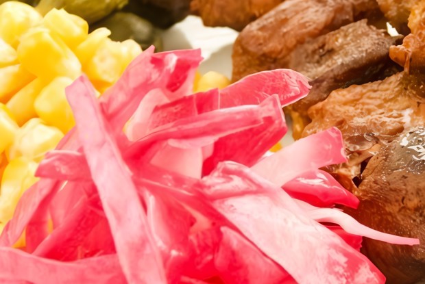 Шукрут из красной капусты и красного лука