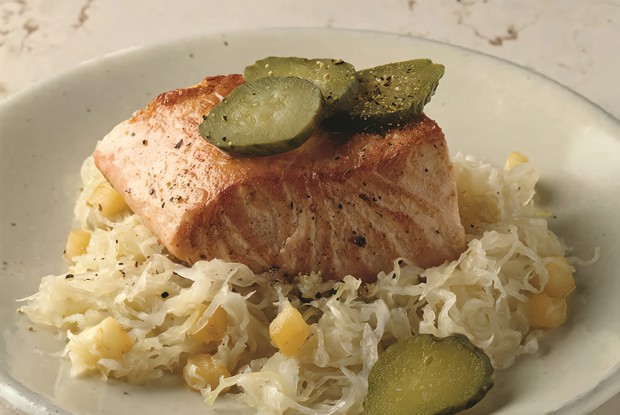 Шукрут с лососем