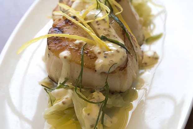 Сибас в соусе из шампанского