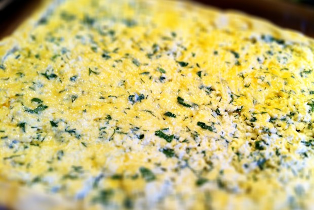 Сырный пирог из слоеного теста