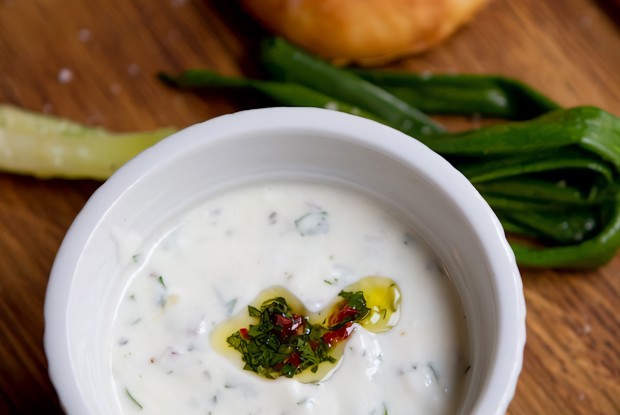 Сырный соус с кинзой