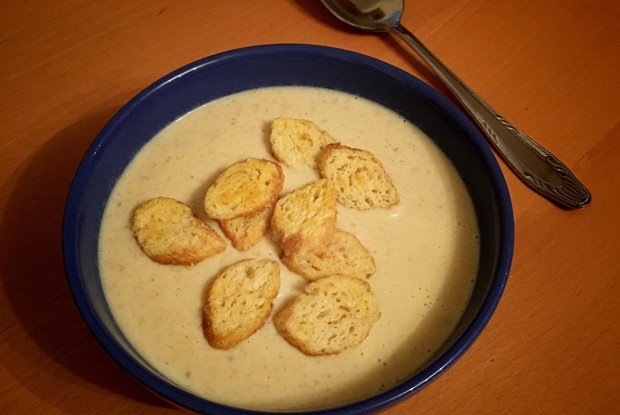 Сырный суп по‑французски с курицей и грибами