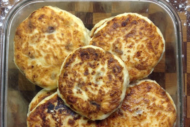 Сырники домашние с изюмом