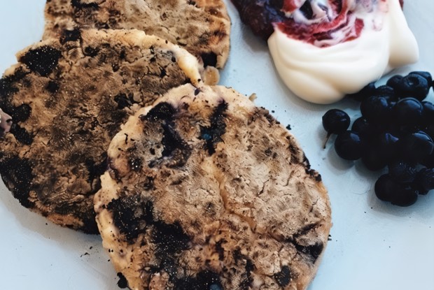 Сырники из гречневой муки с черникой (без глютена)