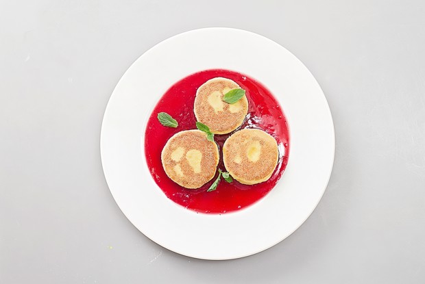 Сырники с кукурузной мукой и вареньем